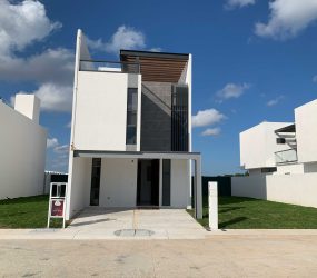 Casas en venta en Cancún fachada modelo noni